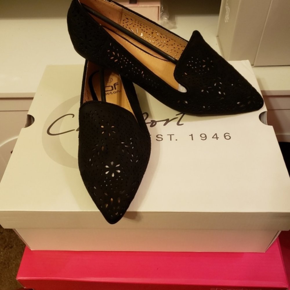 SALE **NIB ** BLACK CUTOUT ABELA FLATS